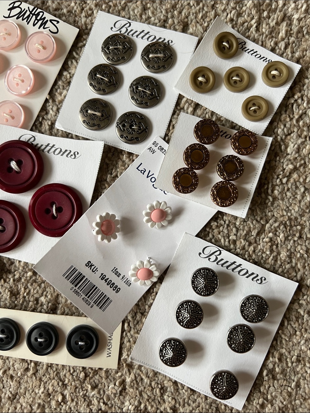 Assorted Button Lot - Mixed Colors - Picture 2 of 3